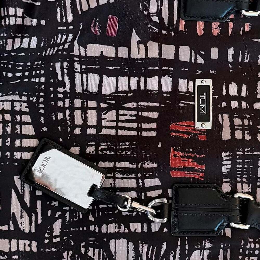 Tumi Voyageur Geometric Pattern Versatile Handbag Designer And Unique - Picture 6 of 6